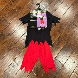 Totally Ghoul Boy’s Classic Pirate Costume Size Medium NEW